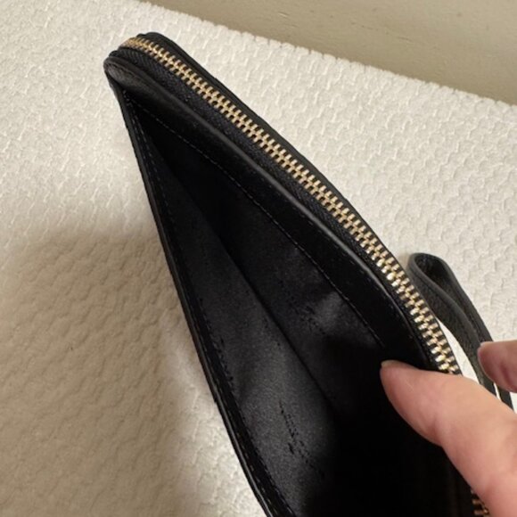 NWT Kate Spade Lucy Medium L-Zip Wristlet Black Leather Pouch Gold Hardware - Picture 3 of 8